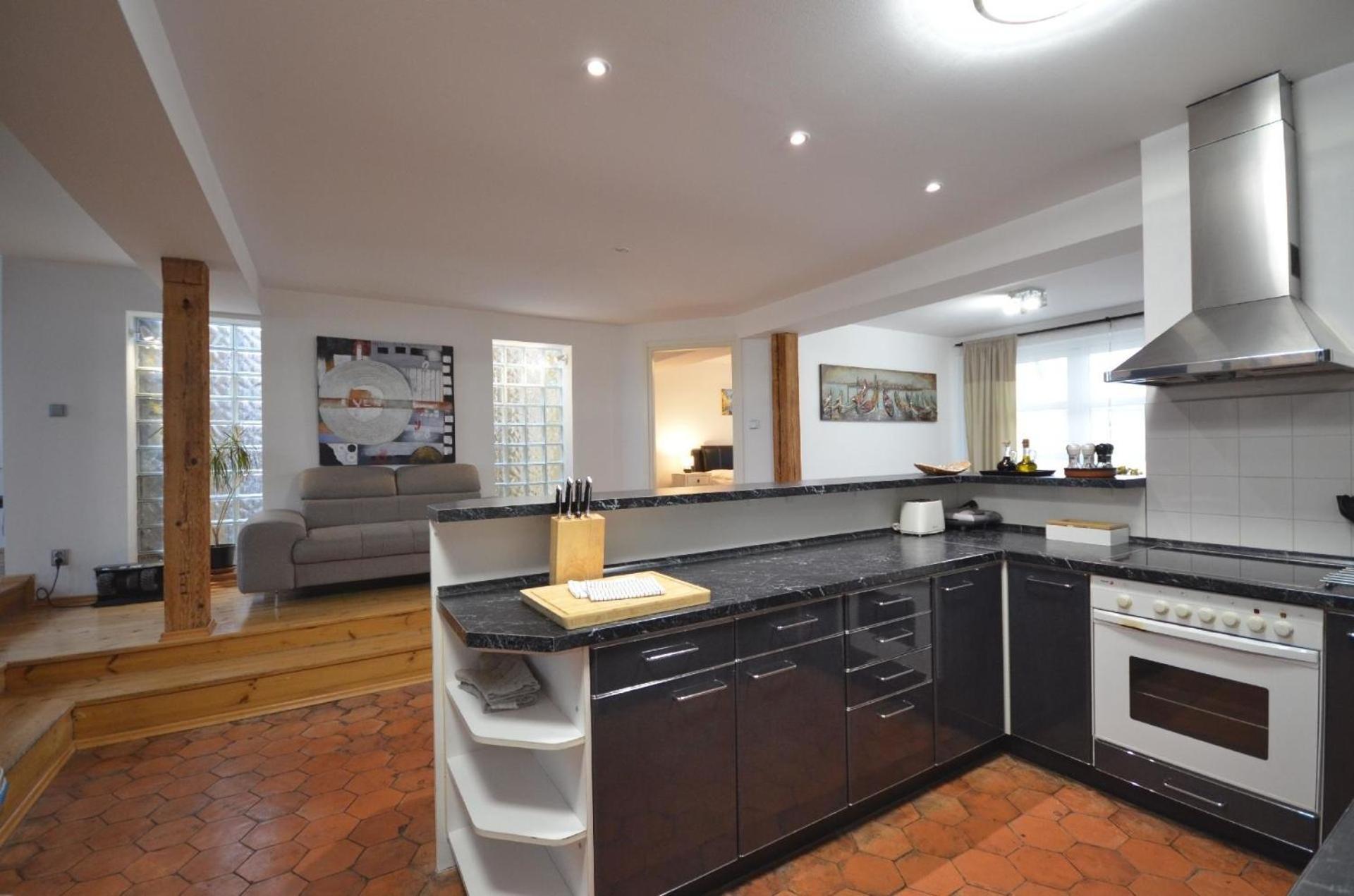 Apartment Dachgeschosswohnung Josefov Fuer 8 Personen In