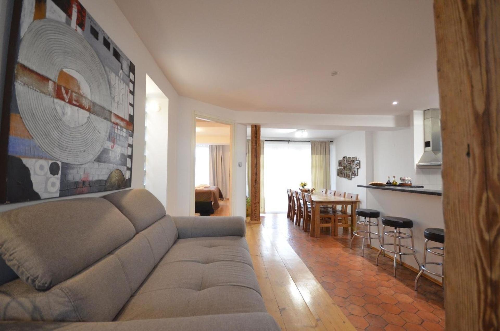 Dachgeschosswohnung Josefov Fuer 8 Personen In Apartment *
