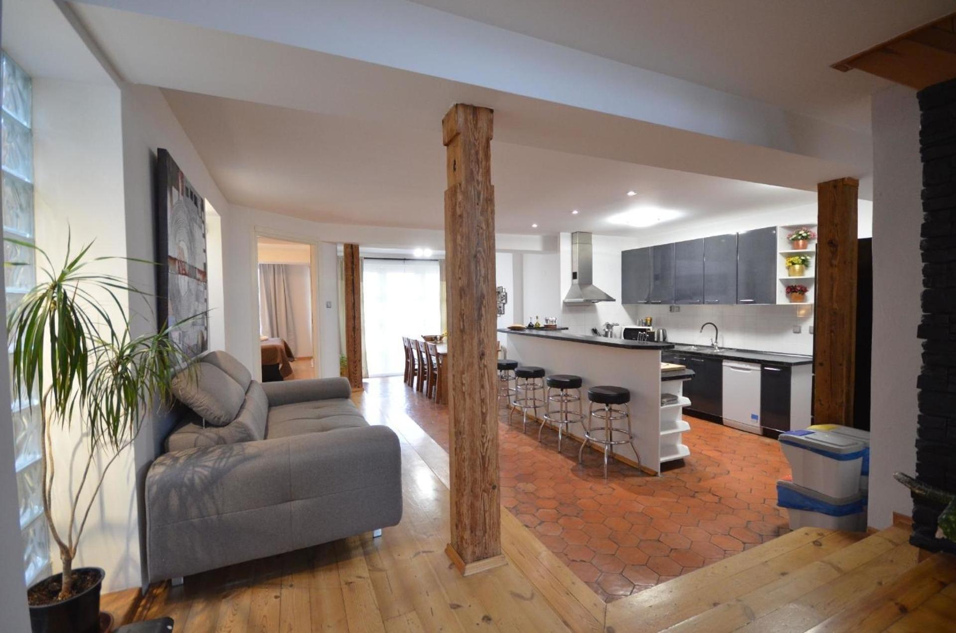 Dachgeschosswohnung Josefov Fuer 8 Personen In Prague